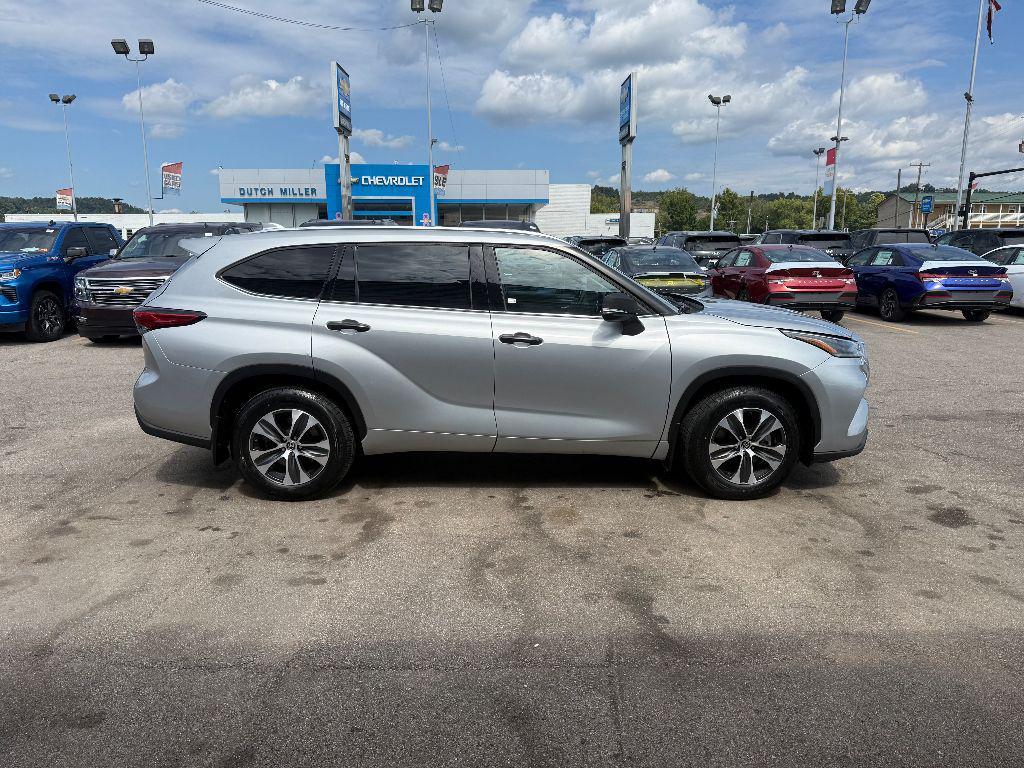 used 2021 Toyota Highlander car, priced at $30,189