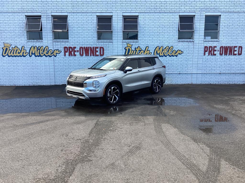 used 2024 Mitsubishi Outlander car, priced at $25,908