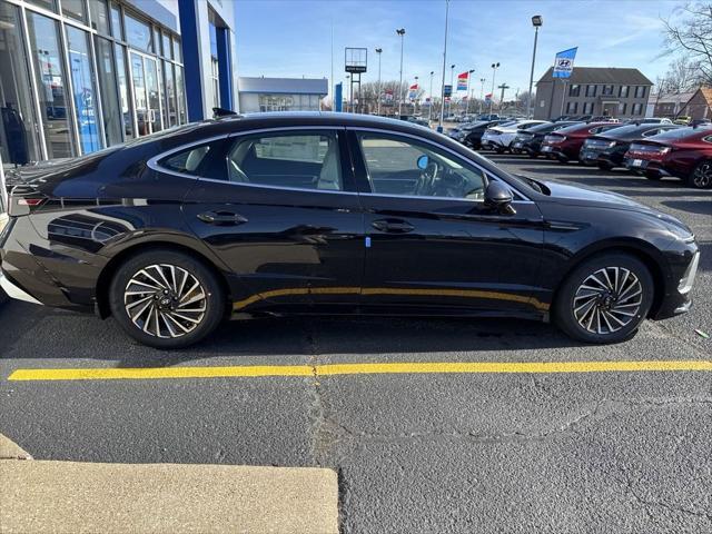 new 2025 Hyundai Sonata Hybrid car, priced at $39,090