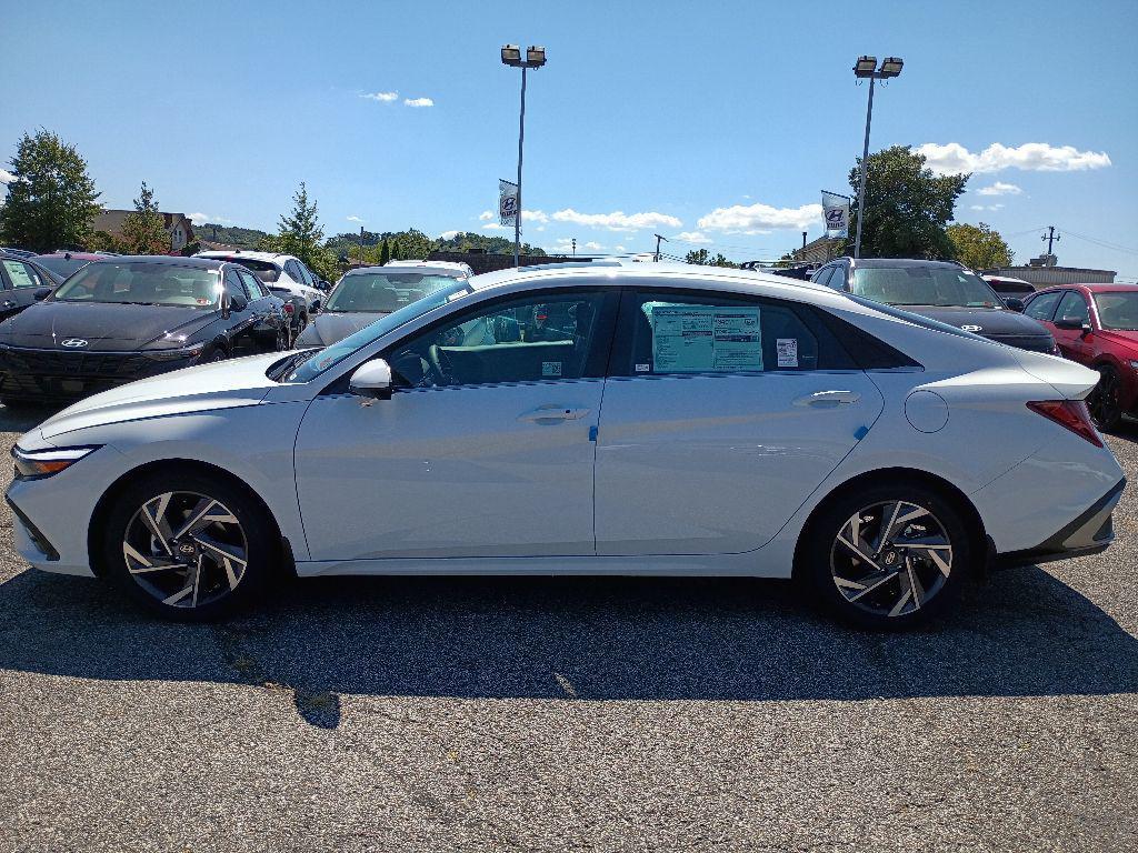 new 2025 Hyundai Elantra car, priced at $28,180