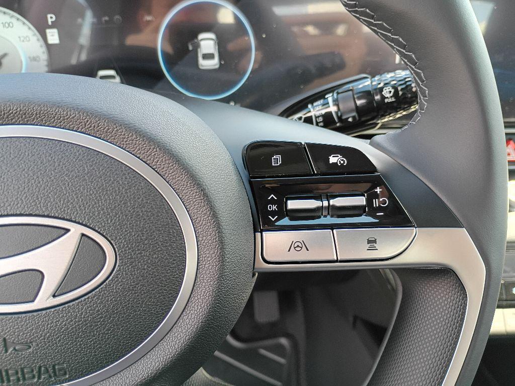 new 2025 Hyundai Elantra car, priced at $27,735