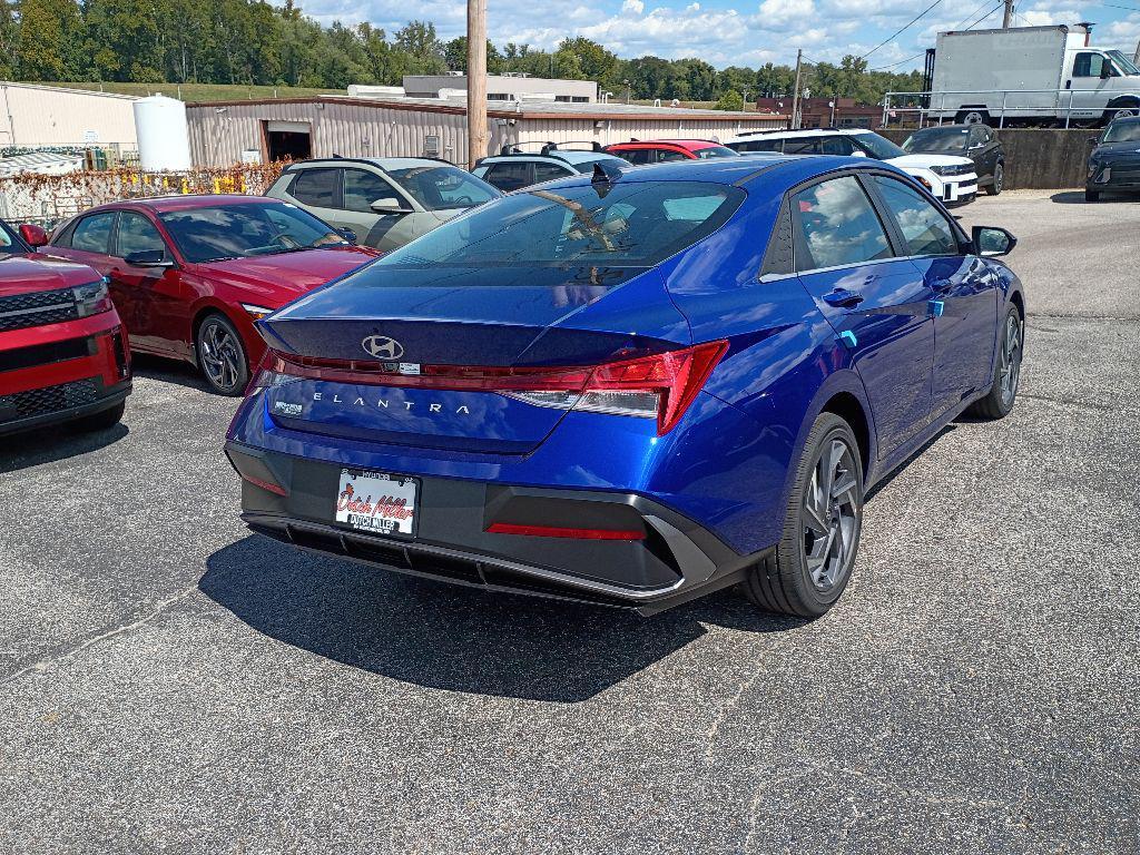 new 2025 Hyundai Elantra car, priced at $27,735