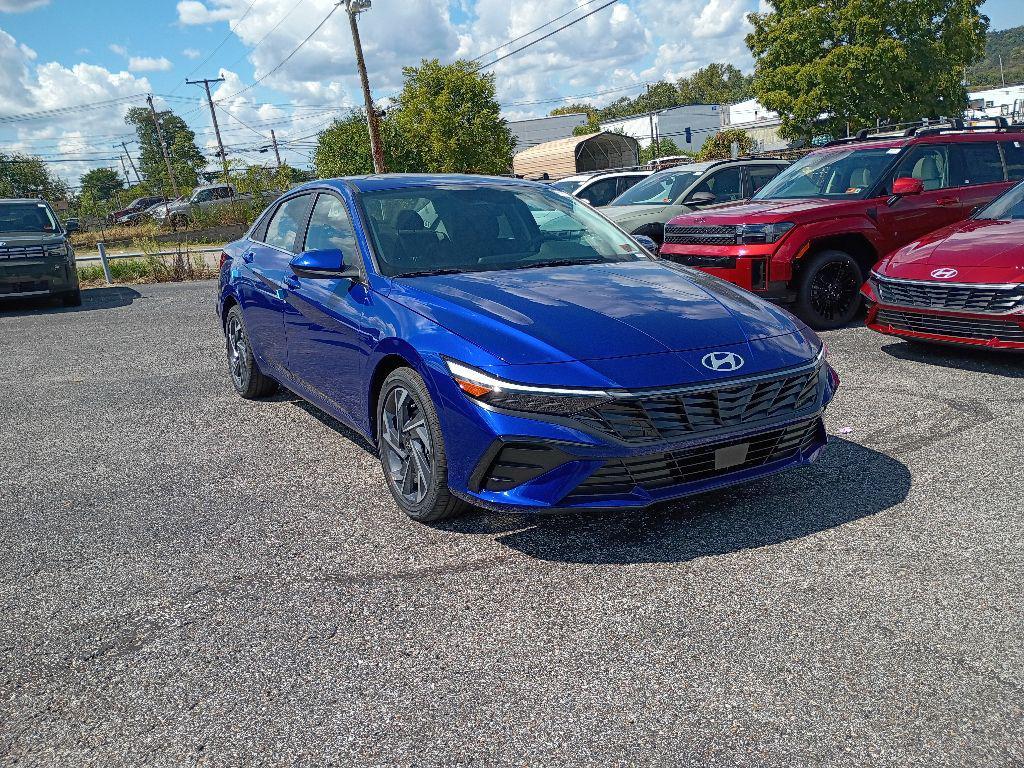 new 2025 Hyundai Elantra car, priced at $27,735