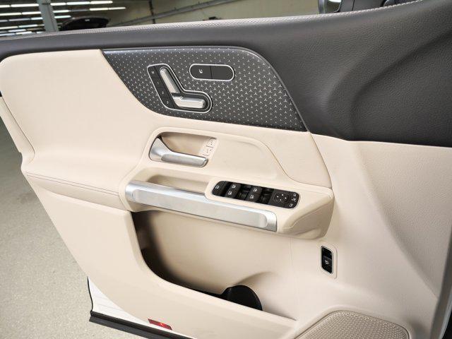 new 2025 Mercedes-Benz GLB 250 car, priced at $51,095