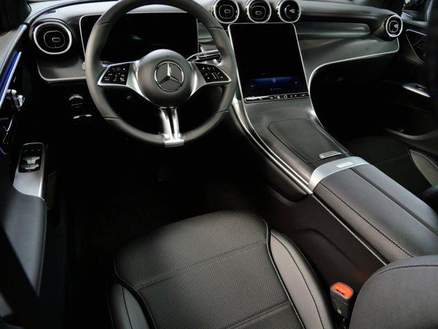 new 2025 Mercedes-Benz GLC 300 car