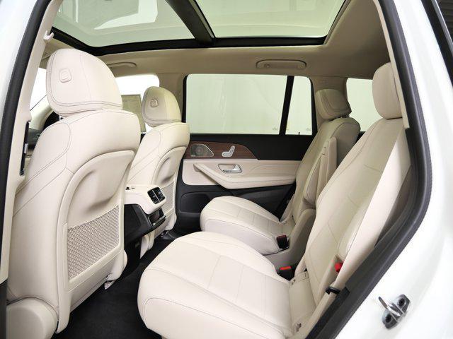 new 2025 Mercedes-Benz GLS 450 car, priced at $90,980