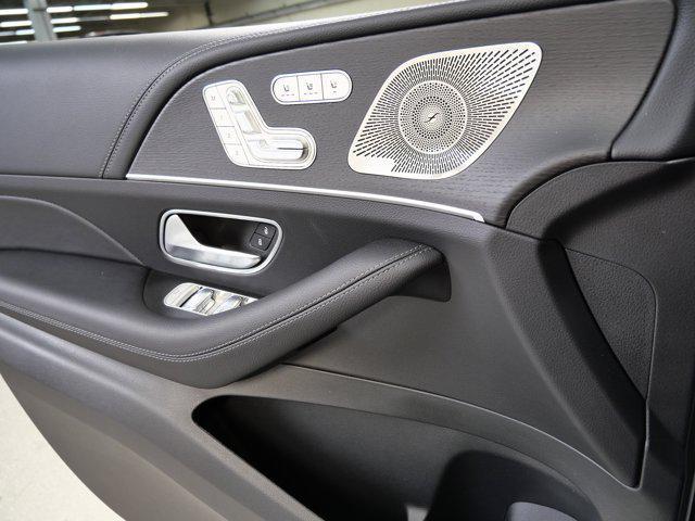 new 2025 Mercedes-Benz GLS 450 car, priced at $101,275