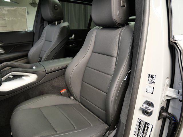 new 2025 Mercedes-Benz GLS 450 car, priced at $101,275