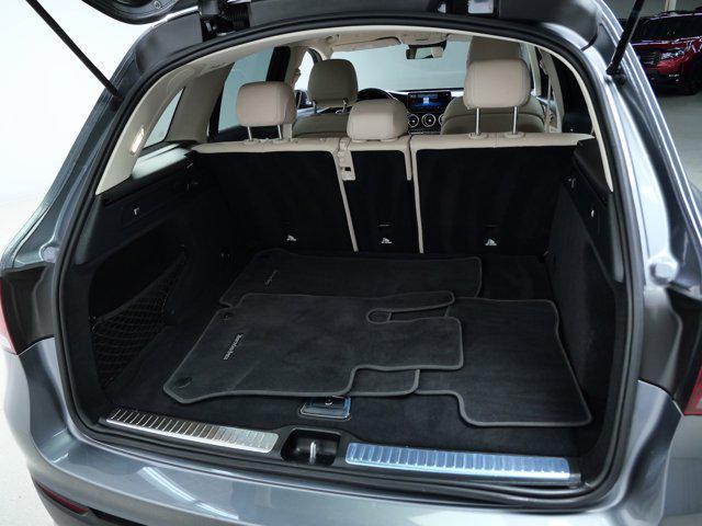 used 2022 Mercedes-Benz GLC 300 car
