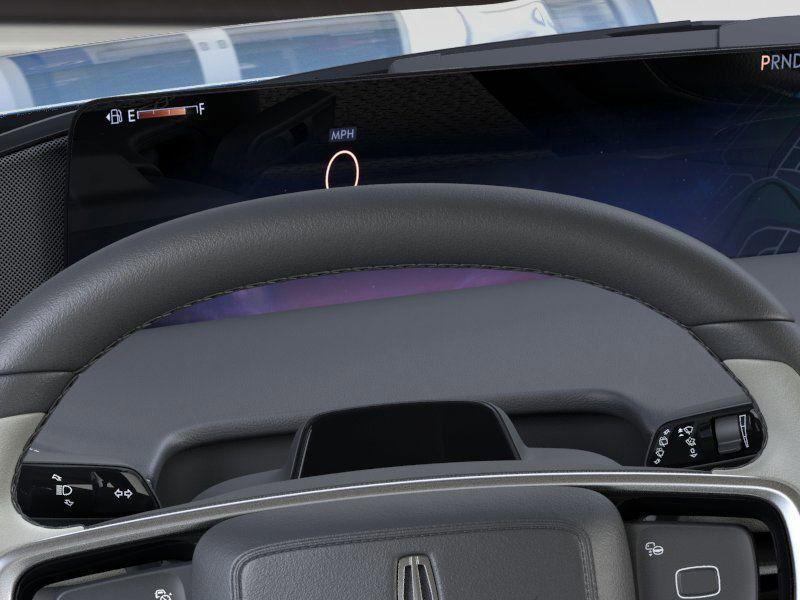 new 2025 Lincoln Navigator car, priced at $104,335