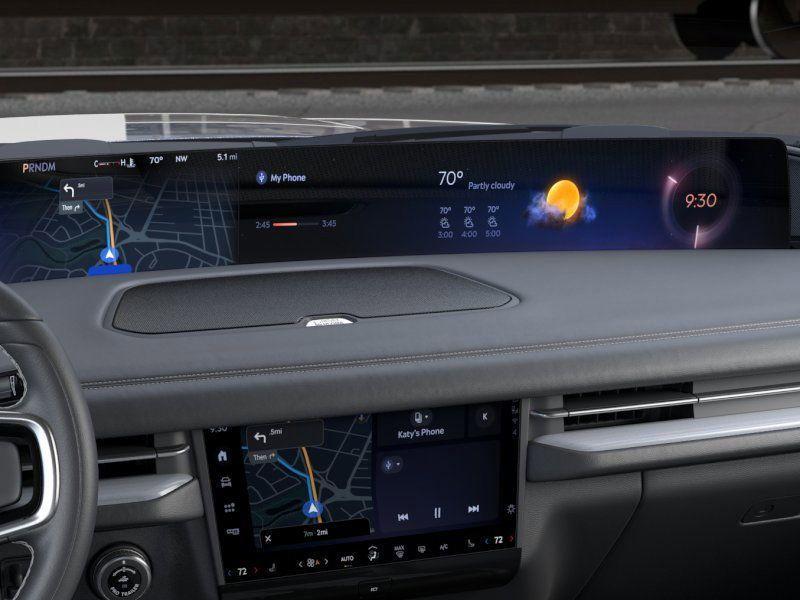 new 2025 Lincoln Navigator car, priced at $107,435