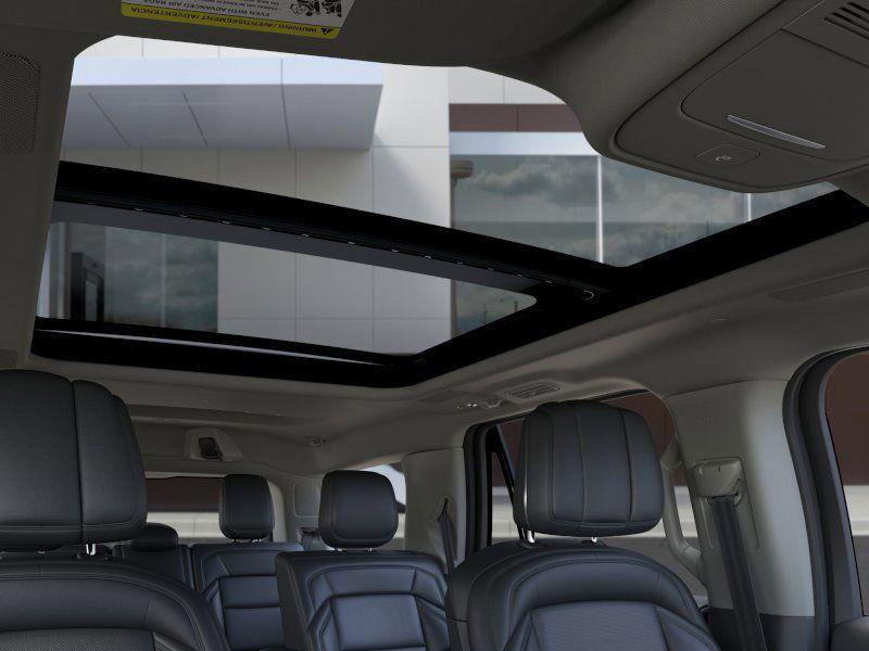 new 2025 Lincoln Navigator car, priced at $103,925