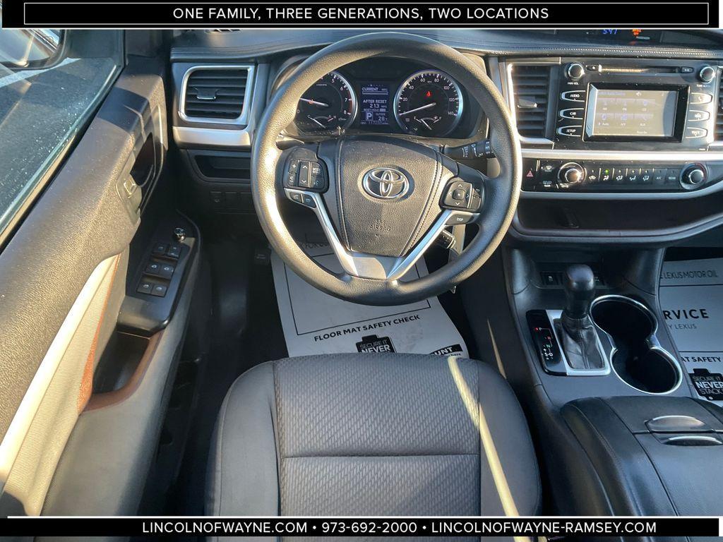 used 2015 Toyota Highlander car, priced at $14,976