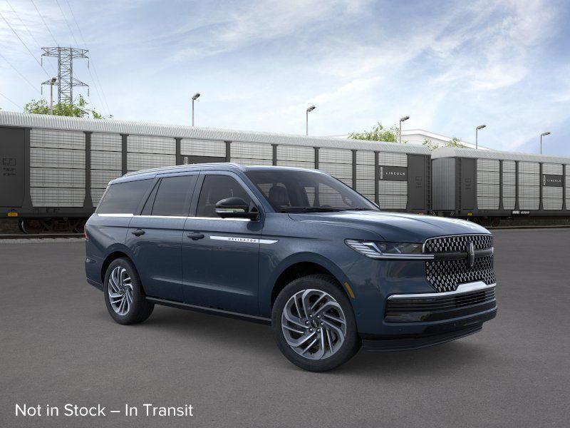 new 2025 Lincoln Navigator car, priced at $103,925