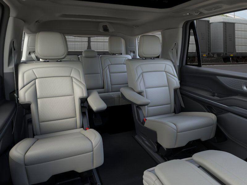 new 2025 Lincoln Navigator car, priced at $103,925