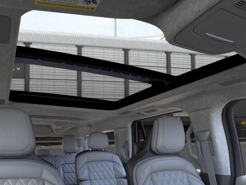 new 2025 Lincoln Navigator L car, priced at $123,305