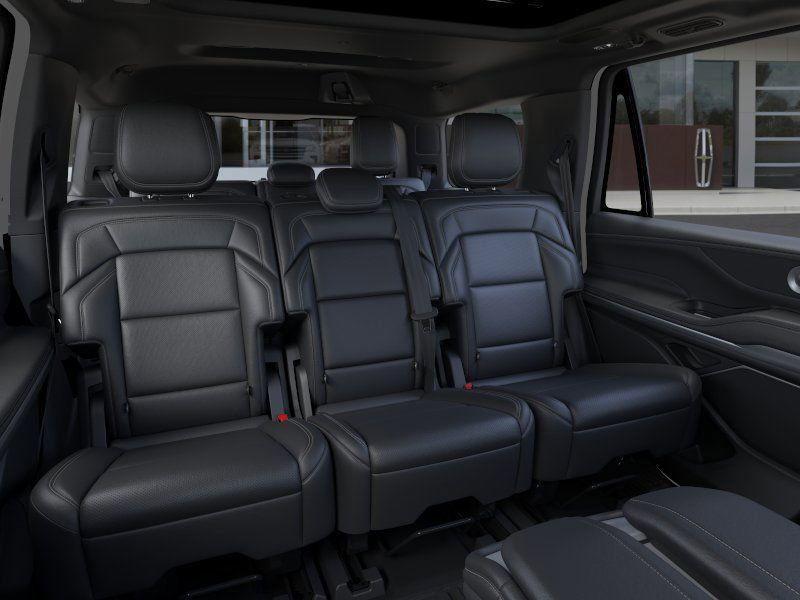 new 2025 Lincoln Navigator car, priced at $106,925