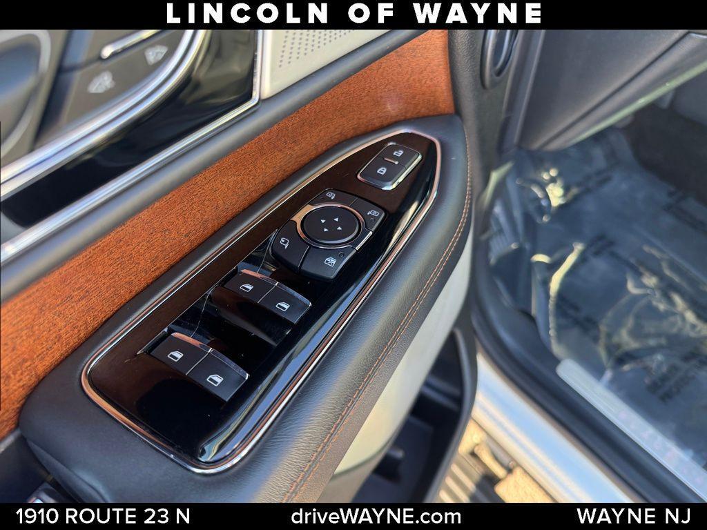used 2022 Lincoln Navigator car, priced at $64,479