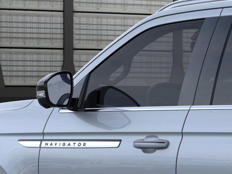 new 2025 Lincoln Navigator car, priced at $103,925