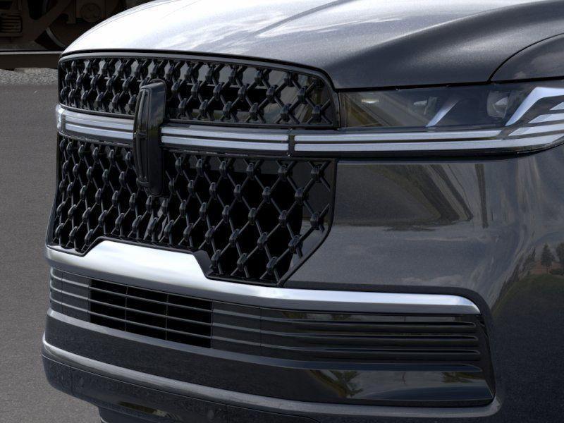 new 2025 Lincoln Navigator car, priced at $106,925