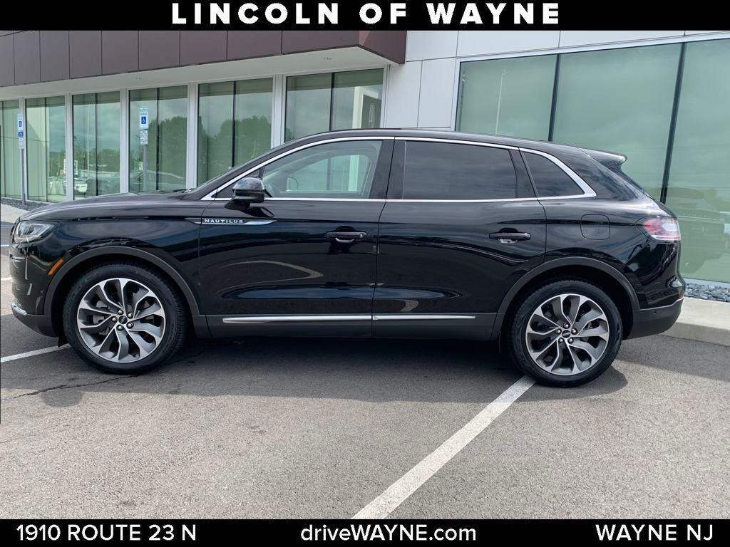 used 2022 Lincoln Nautilus car, priced at $32,994