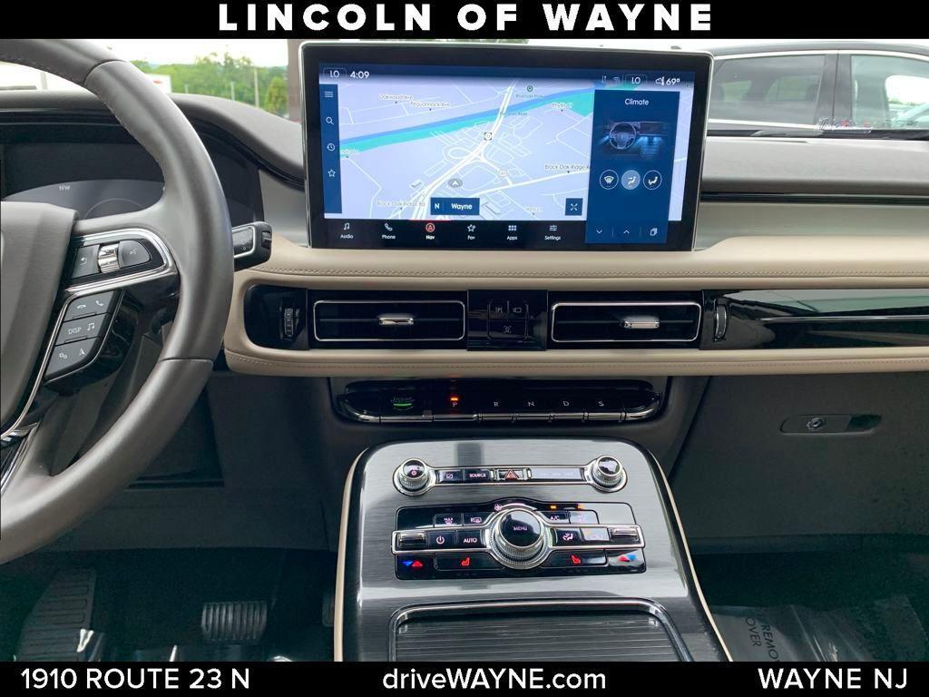 used 2021 Lincoln Nautilus car, priced at $28,335