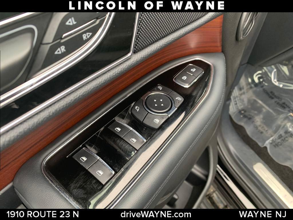 used 2022 Lincoln Navigator car, priced at $54,998