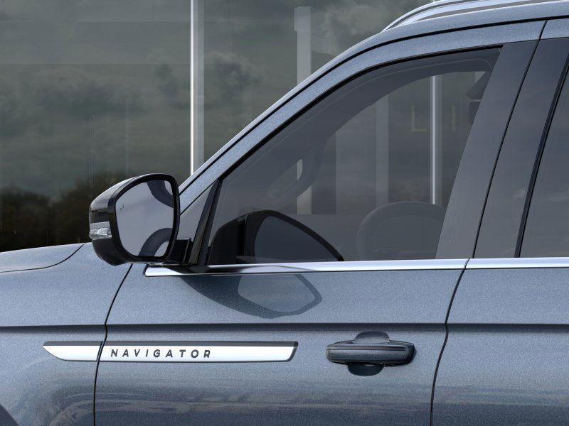 new 2025 Lincoln Navigator car, priced at $103,555