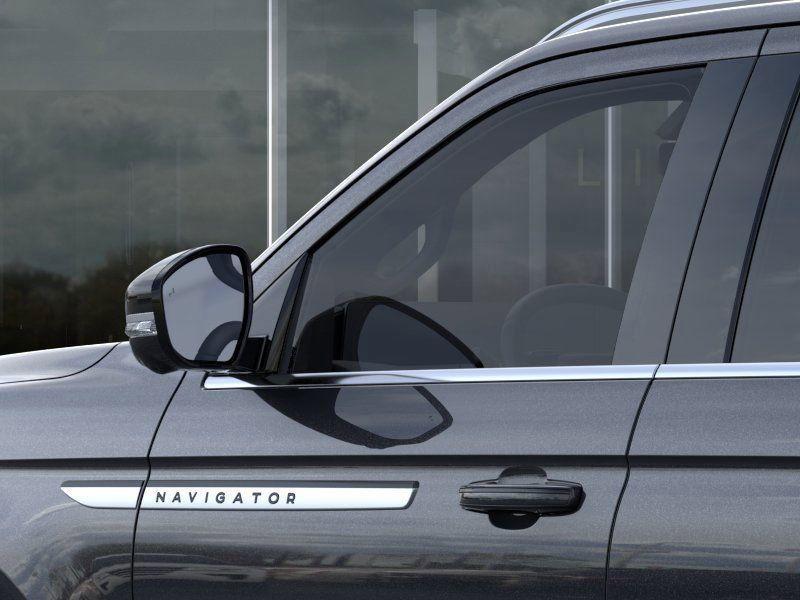 new 2025 Lincoln Navigator car, priced at $103,925