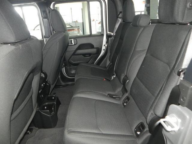 used 2021 Jeep Gladiator car, priced at $31,987