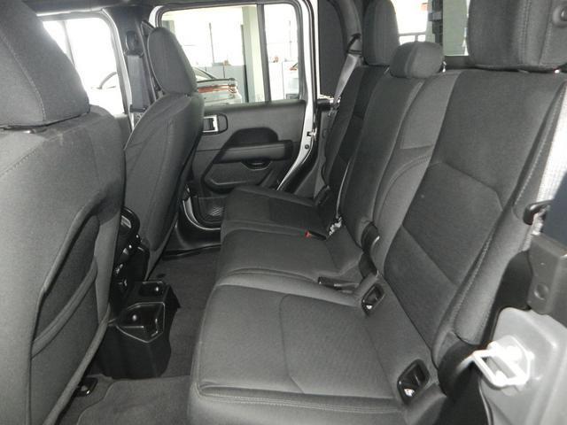 used 2021 Jeep Gladiator car, priced at $34,300