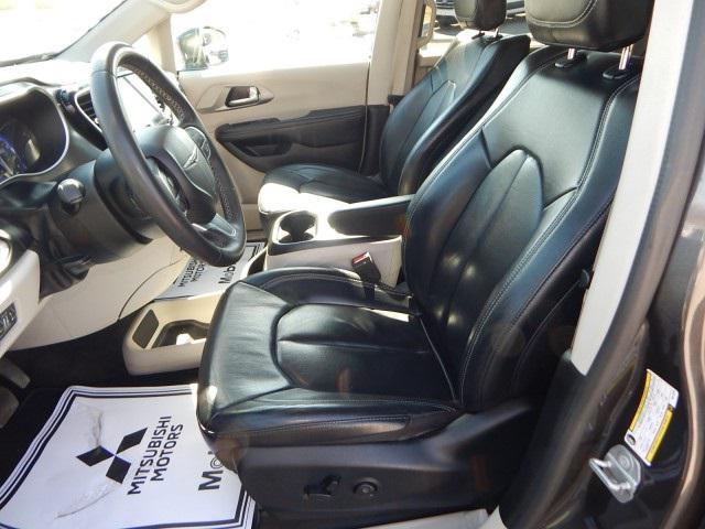used 2022 Chrysler Pacifica car