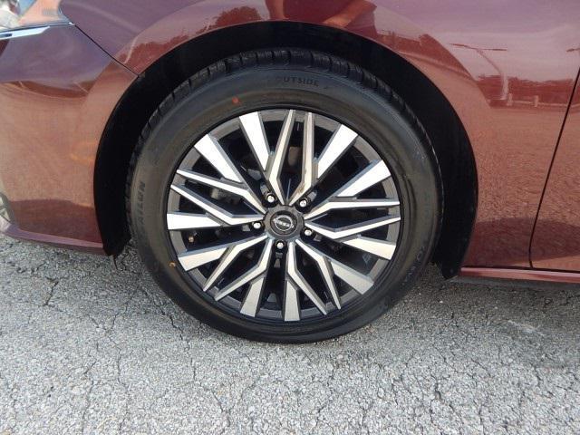 used 2023 Nissan Altima car, priced at $23,200