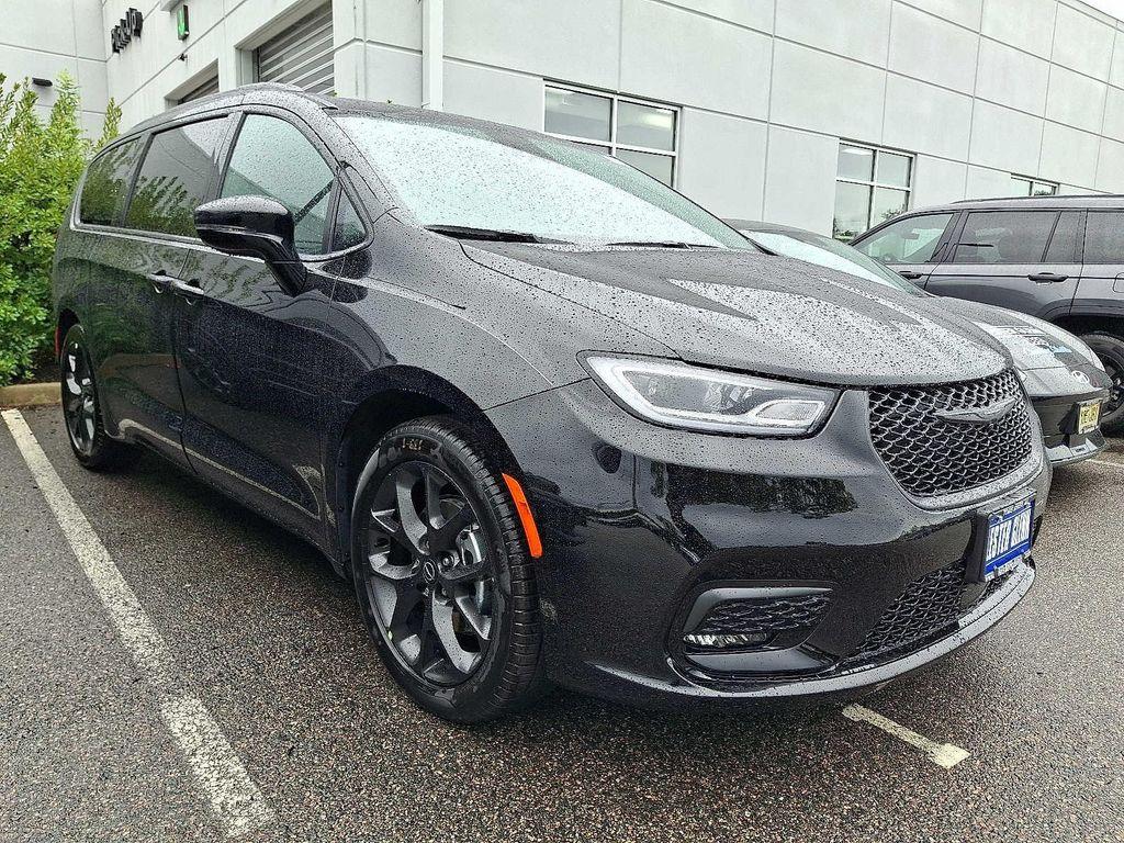 new 2026 Chrysler Pacifica car, priced at $47,610