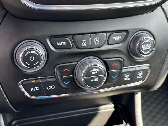 used 2022 Jeep Cherokee car, priced at $28,937