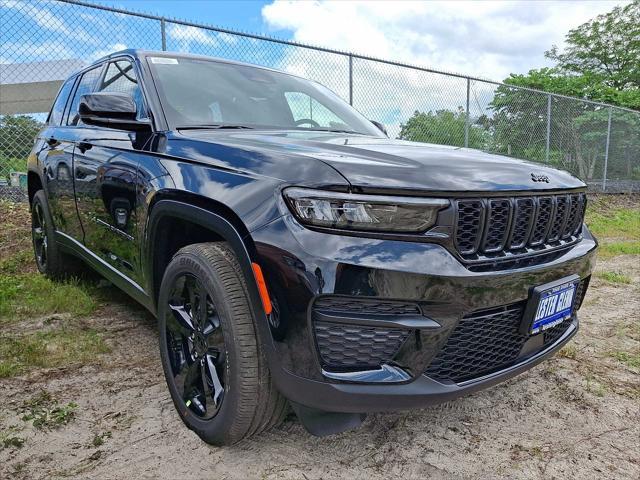 new 2025 Jeep Grand Cherokee car, priced at $48,375