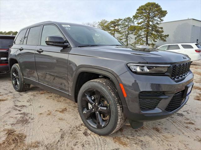 new 2025 Jeep Grand Cherokee car, priced at $48,175