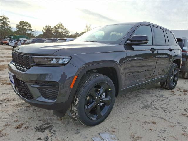 new 2025 Jeep Grand Cherokee car, priced at $48,175