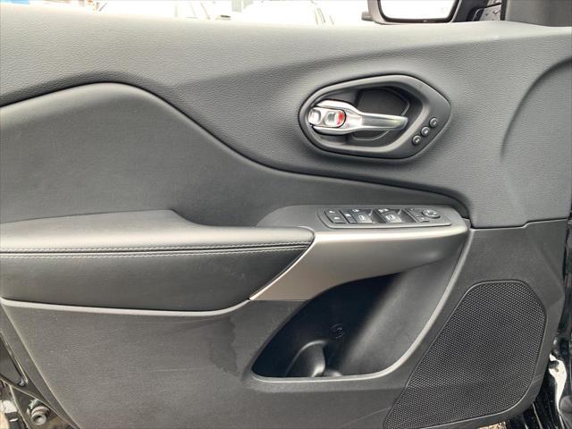 used 2019 Jeep Cherokee car