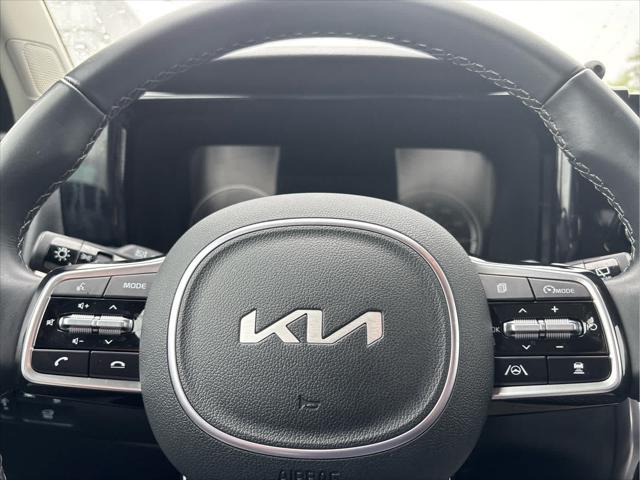 used 2024 Kia Sorento Hybrid car, priced at $33,337