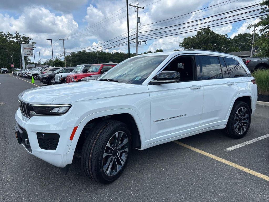 used 2023 Jeep Grand Cherokee car, priced at $40,613