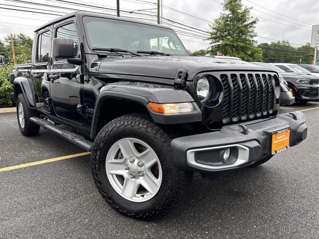 used 2021 Jeep Gladiator car, priced at $30,937