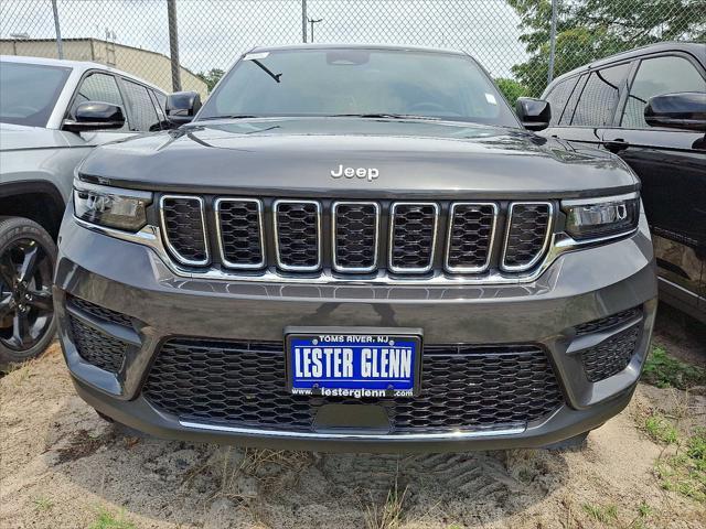 new 2025 Jeep Grand Cherokee car, priced at $44,595