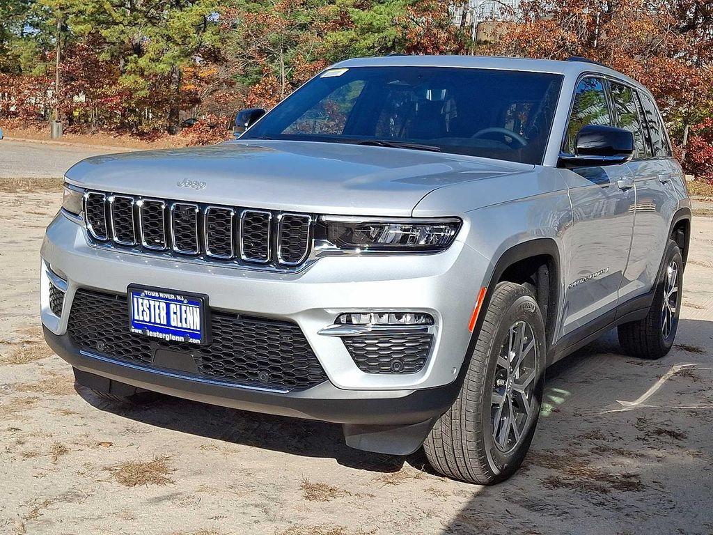 new 2025 Jeep Grand Cherokee car, priced at $52,435