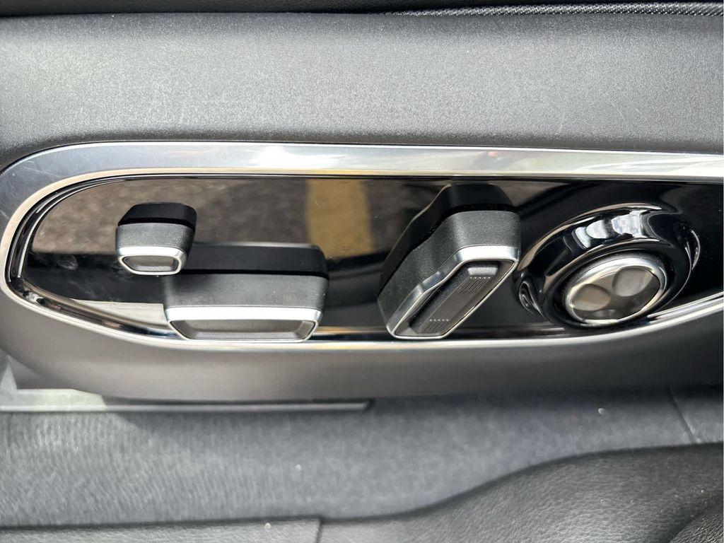 used 2023 Jeep Grand Cherokee car, priced at $37,937