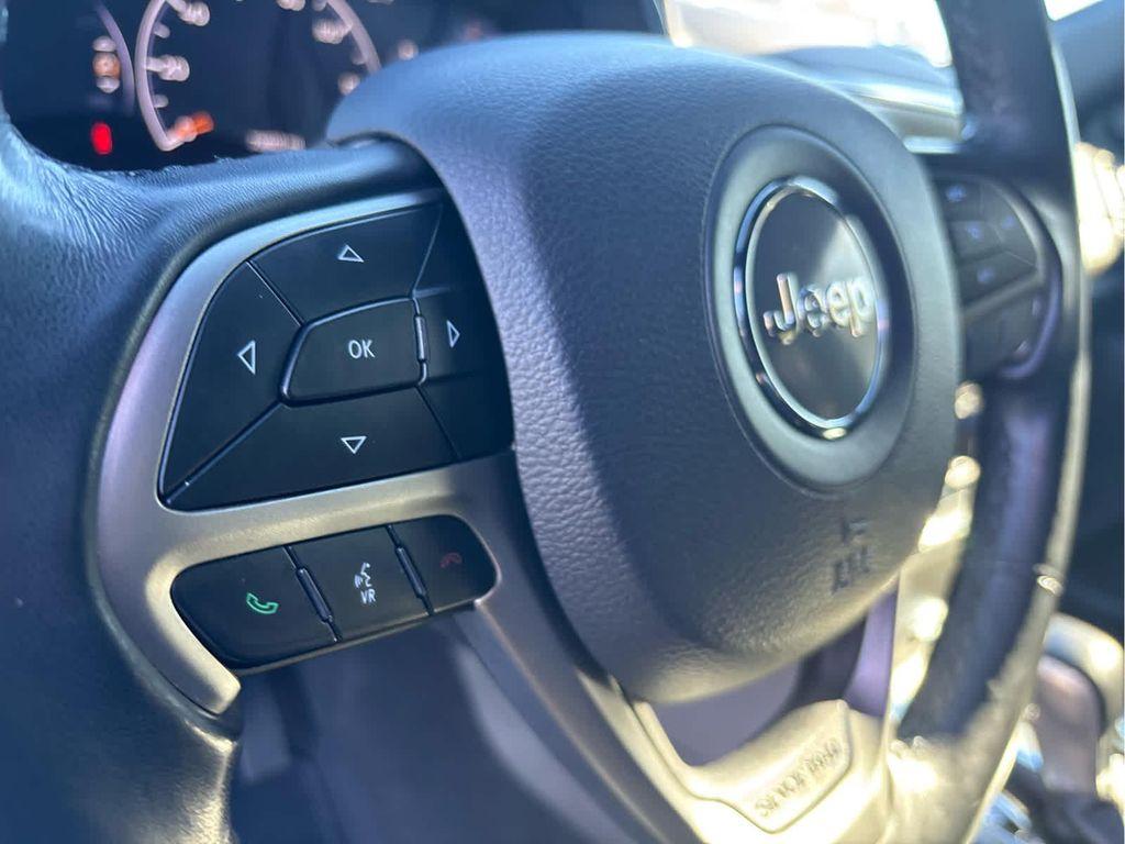 used 2020 Jeep Grand Cherokee car, priced at $18,624