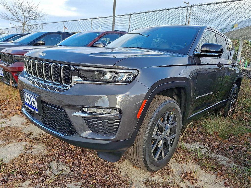 new 2025 Jeep Grand Cherokee car, priced at $52,435
