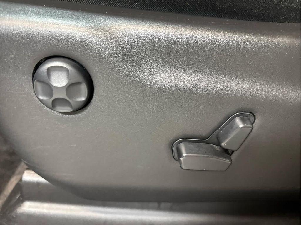 used 2018 Jeep Grand Cherokee car, priced at $17,351