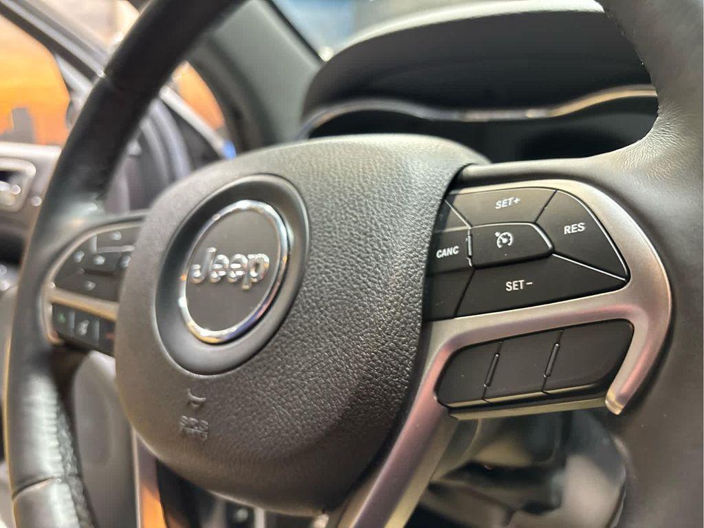 used 2018 Jeep Grand Cherokee car, priced at $17,351