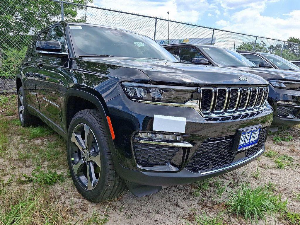 new 2025 Jeep Grand Cherokee car, priced at $55,060